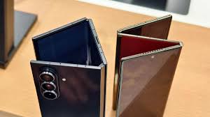 ٹرائی فولڈ فون