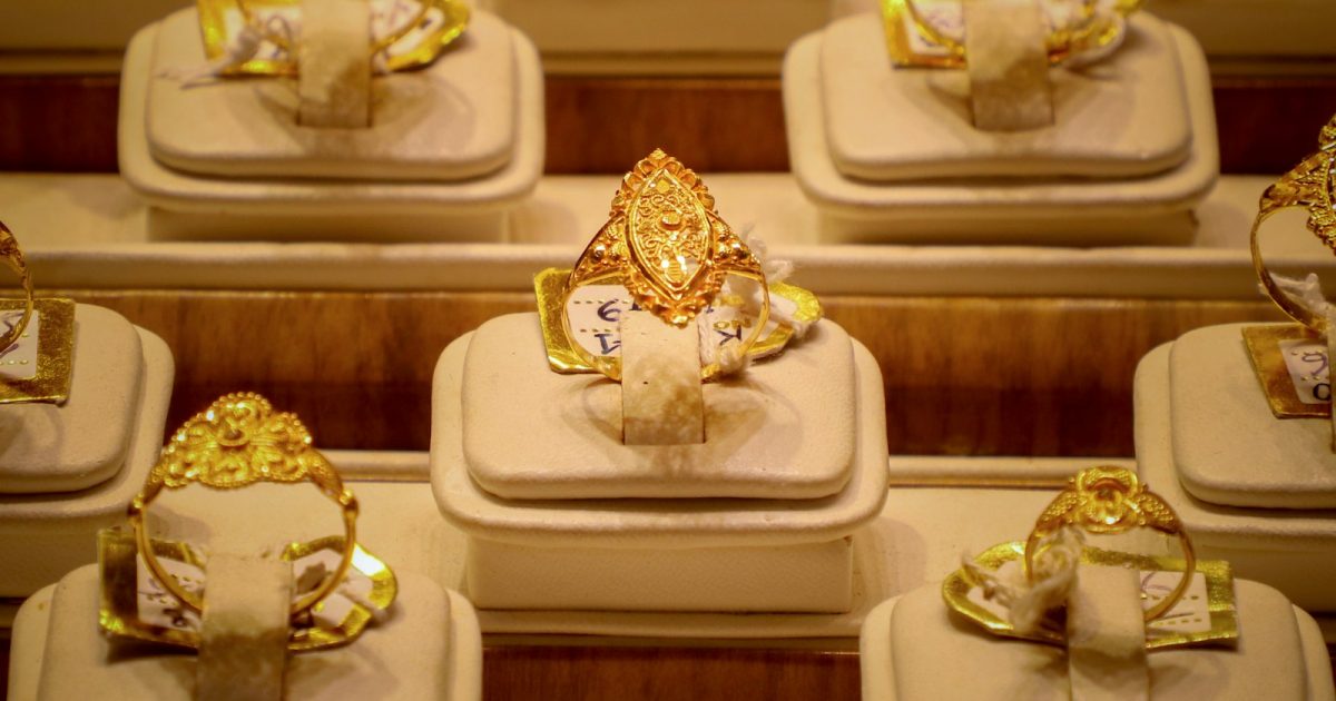 سونا ایک دن میں 21 ہزار روپے مہنگا، قیمت ساڑھے پانچ لاکھ سے متجاوز