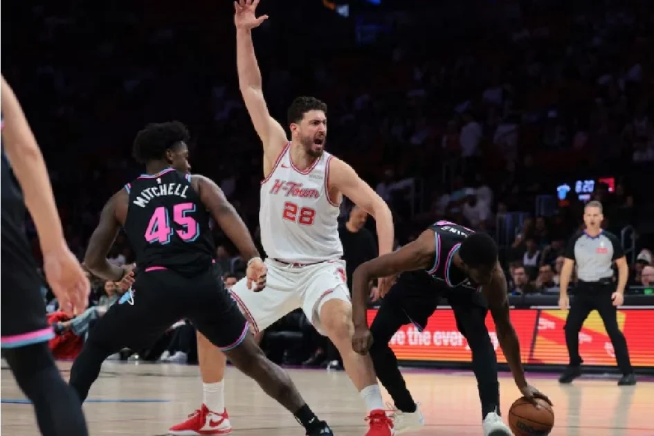 این بی اے میں میامی ہیٹ کی ہوسٹن راکٹس کے خلاف کامیابی